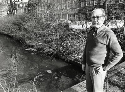 402562 Afbeelding van kapper H.P. Verschragen van kapsalon Tristan (Van Sijpesteijnkade 29) te Utrecht, bij de Leidsche ...